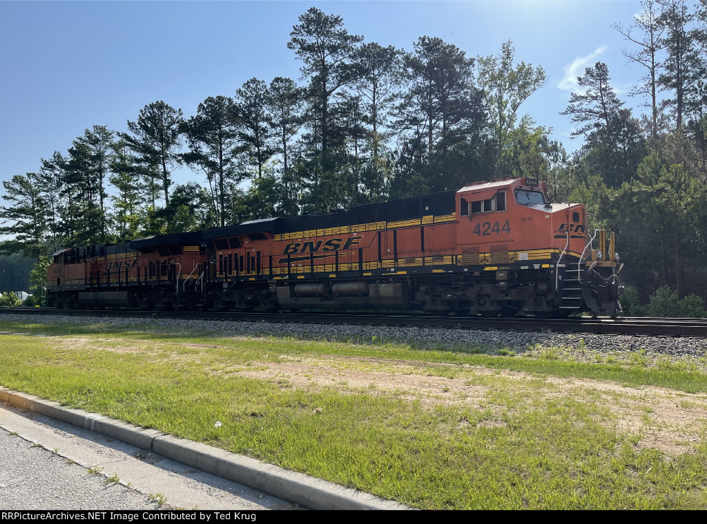 BNSF 4244 & 4249